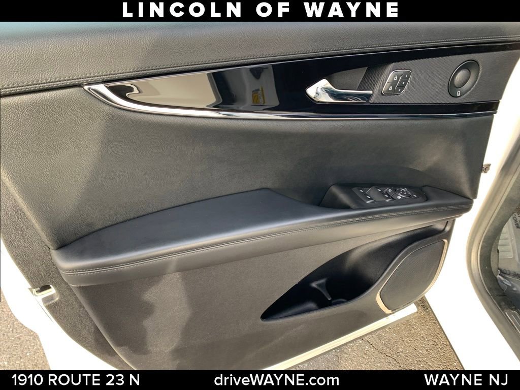 Certified 2021 Lincoln Nautilus Reserve image 12