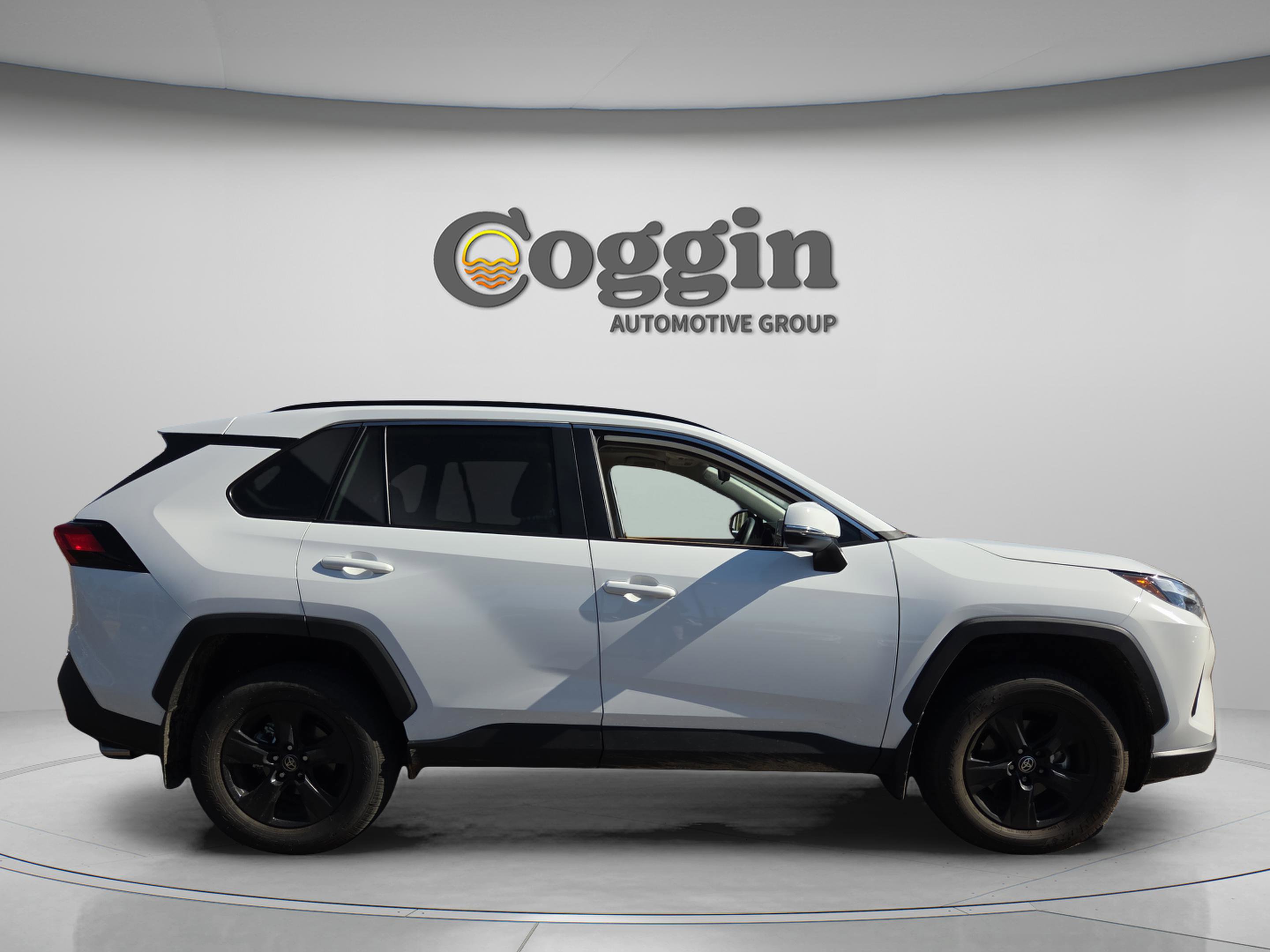 Used 2025 Toyota RAV4 XLE image 7