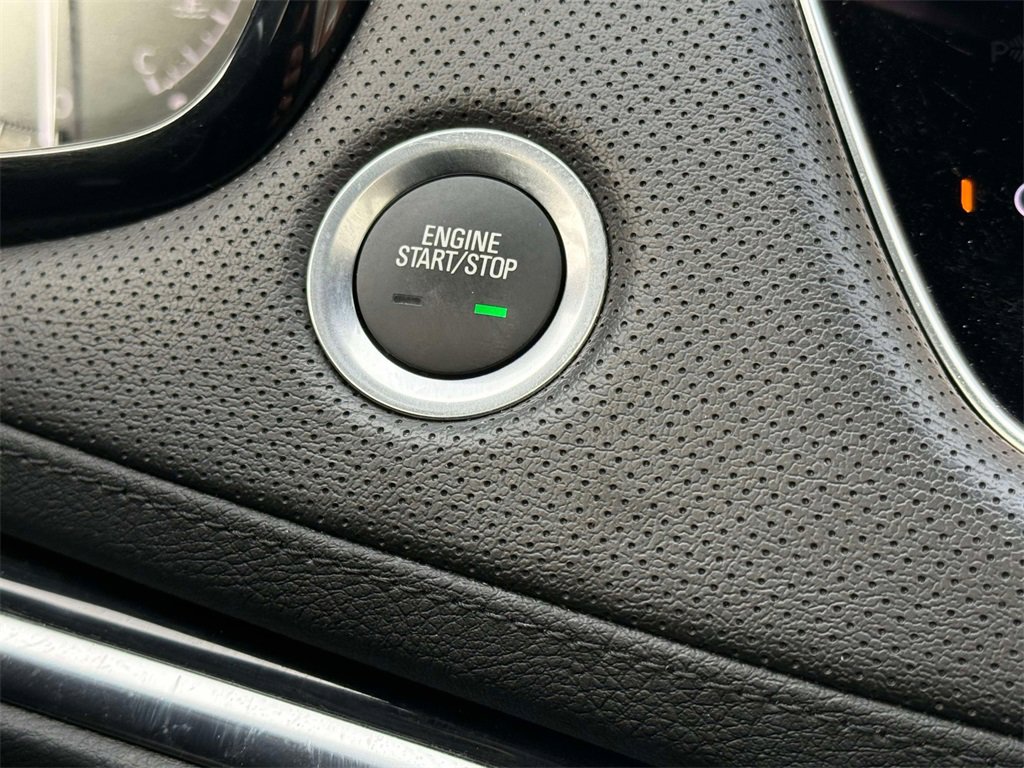 Used 2025 Cadillac XT5 Premium Luxury image 28