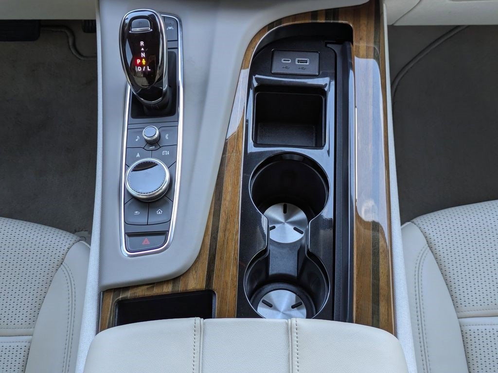 Certified 2024 Cadillac Escalade ESV Premium Luxury Platinum w/ Heavy-Duty Trailer Package image 27