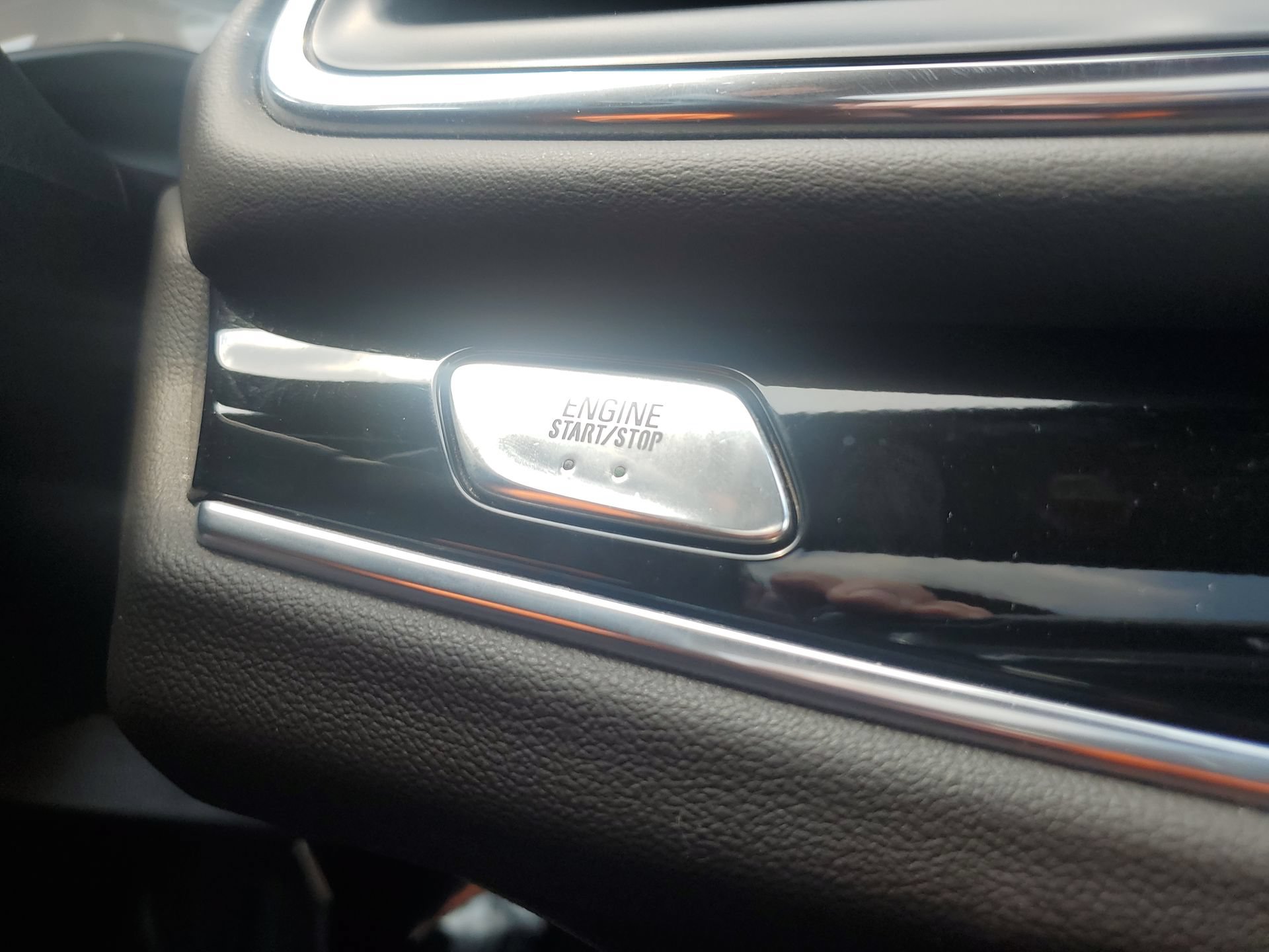 Used 2022 Buick Enclave Avenir w/ Avenir Technology Package AWD/4WD image 25