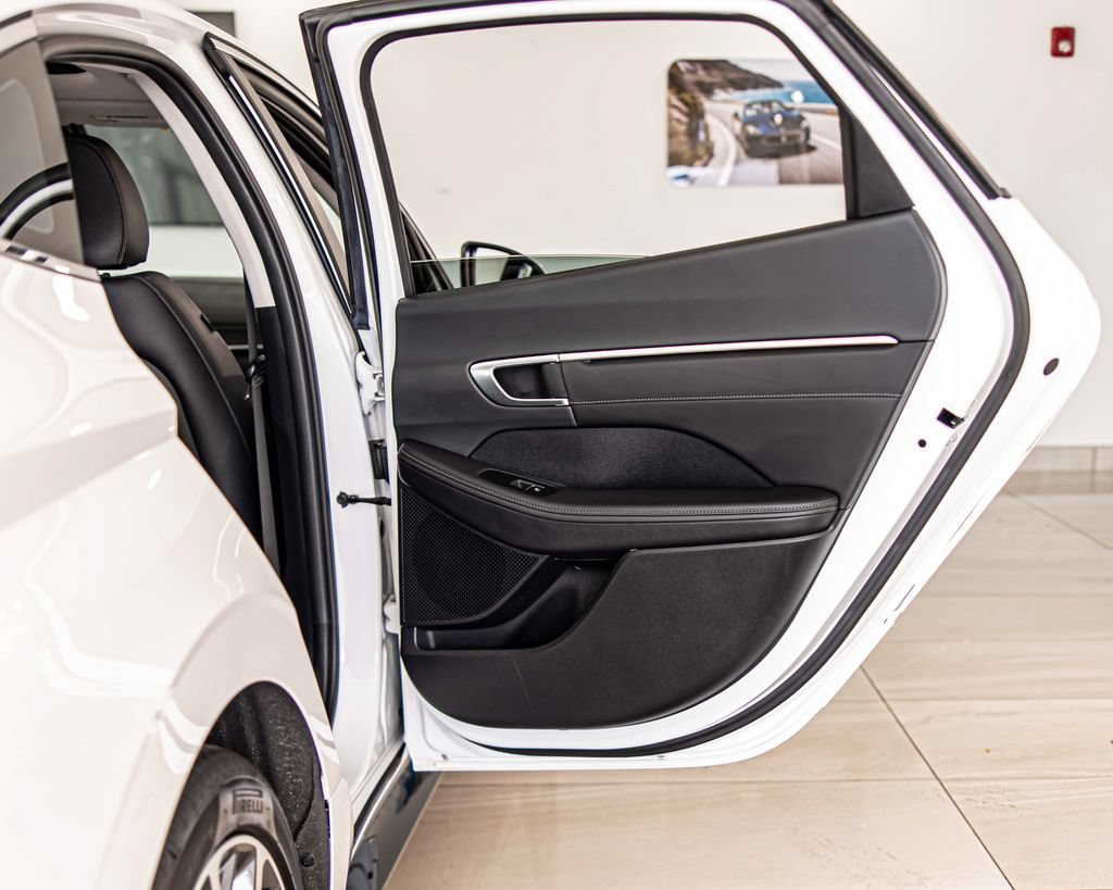 Used 2022 Hyundai Sonata Limited w/ Cargo Package FWD image 39