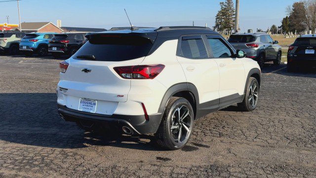 Certified 2022 Chevrolet TrailBlazer RS w/ Sun and Liftgate Package image 8