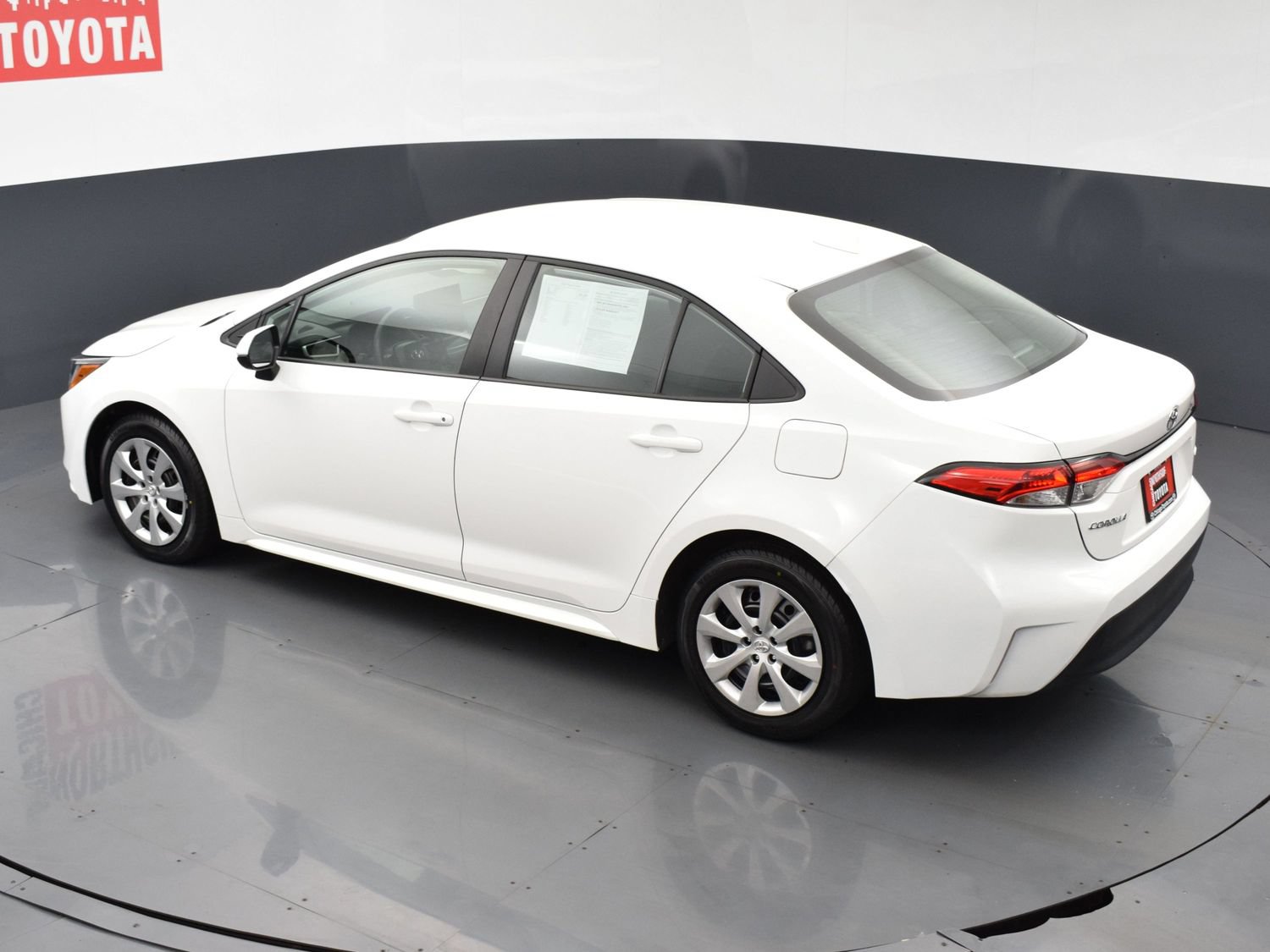 Used 2025 Toyota Corolla LE FWD image 18