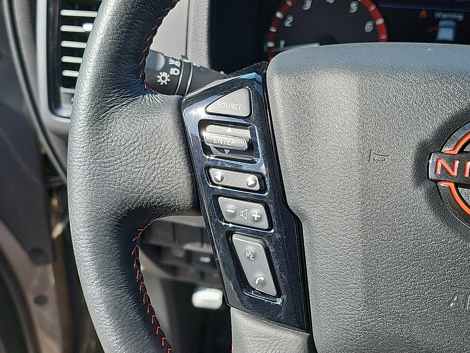 Used 2024 Nissan Frontier PRO-4X w/ Off-Road Protection Package image 21