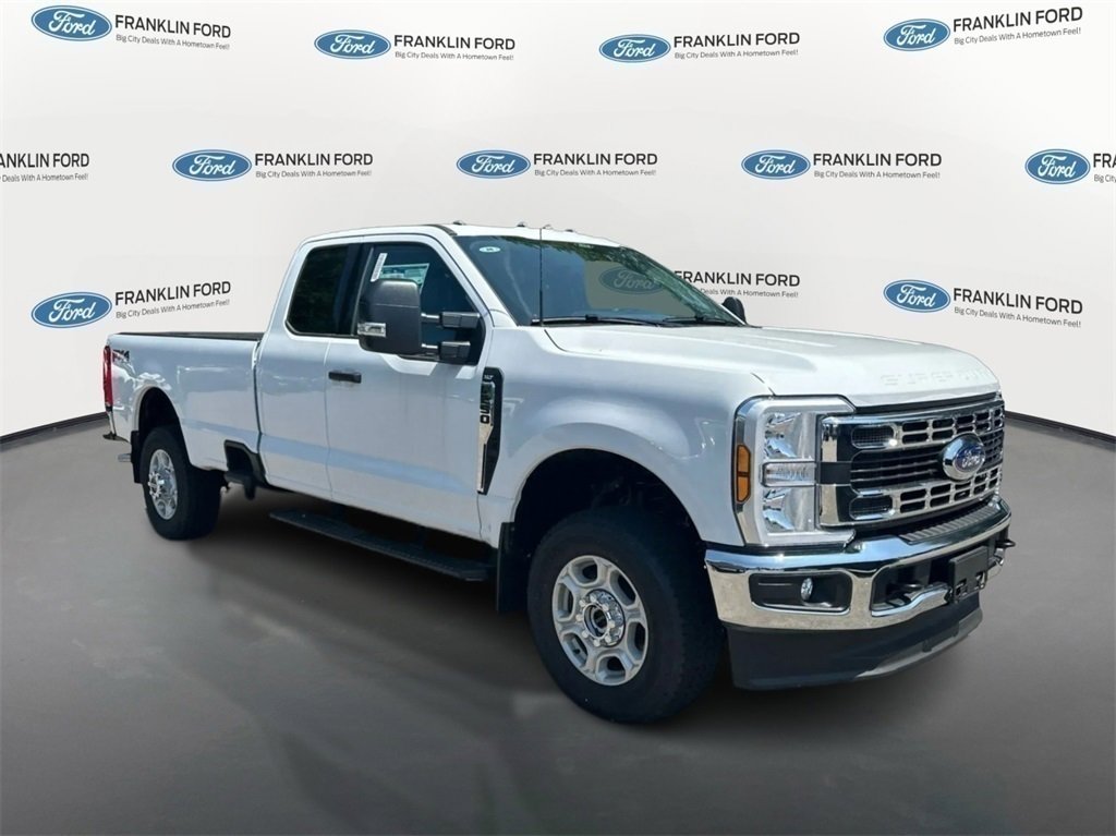 New 2025 Ford F250 XLT w/ FX4 Off-Road Package