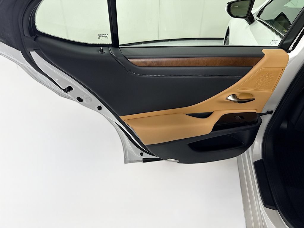 Certified 2025 Lexus ES 300h w/ Premium Package FWD image 26