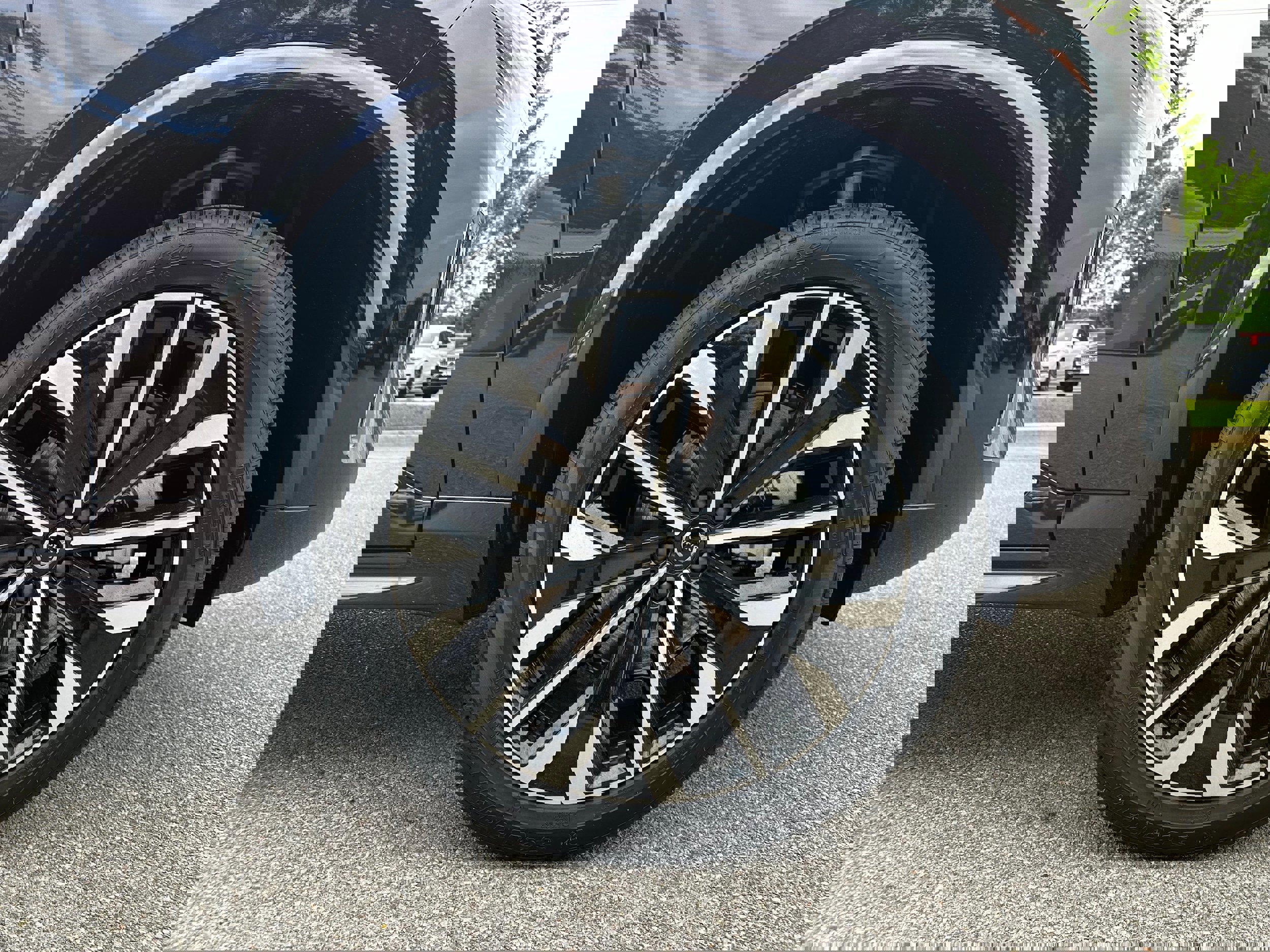 Used 2025 Volvo XC90 B6 Core w/ Climate Package image 7