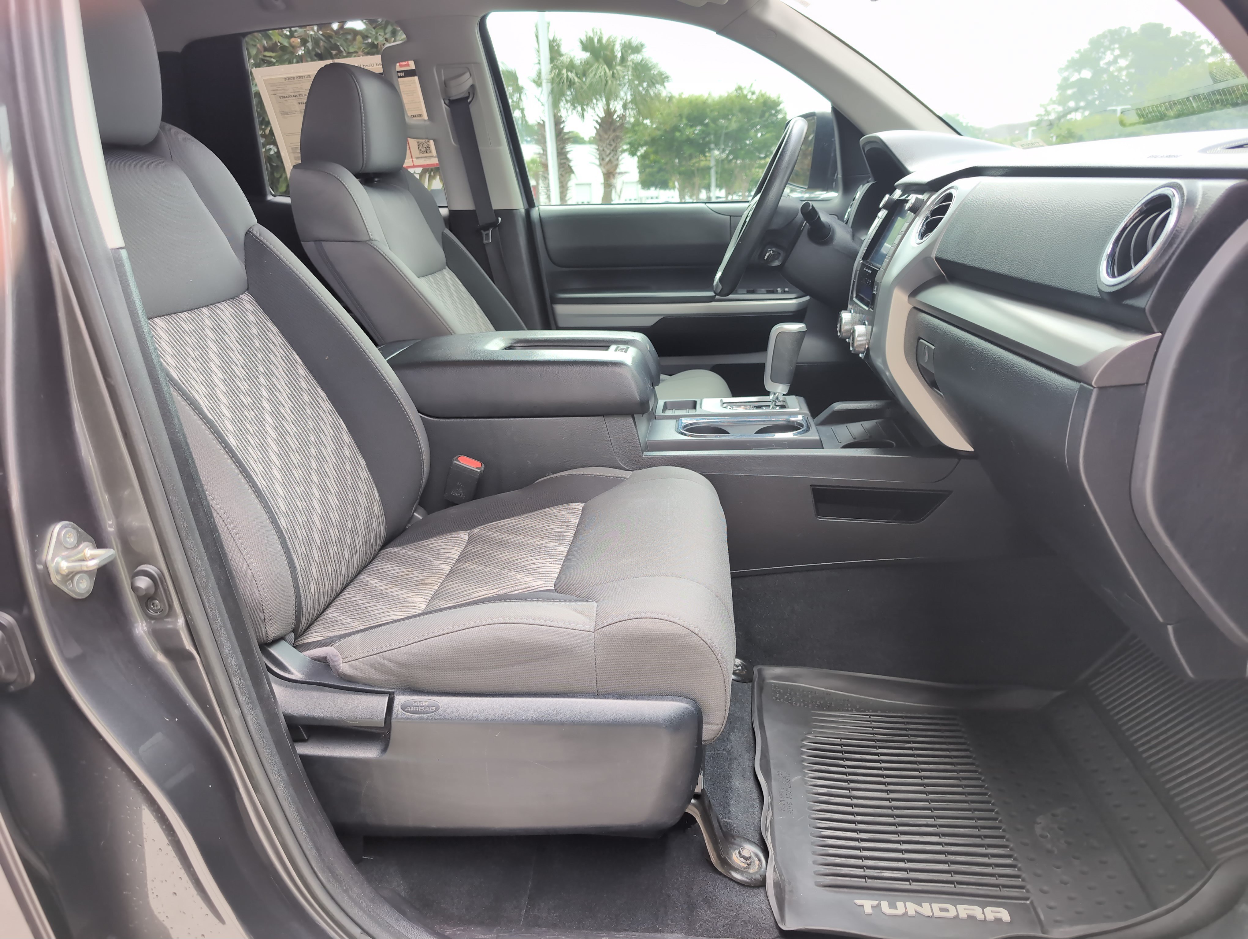Certified 2020 Toyota Tundra SR5 w/ TRD Off-Road Package AWD/4WD image 32