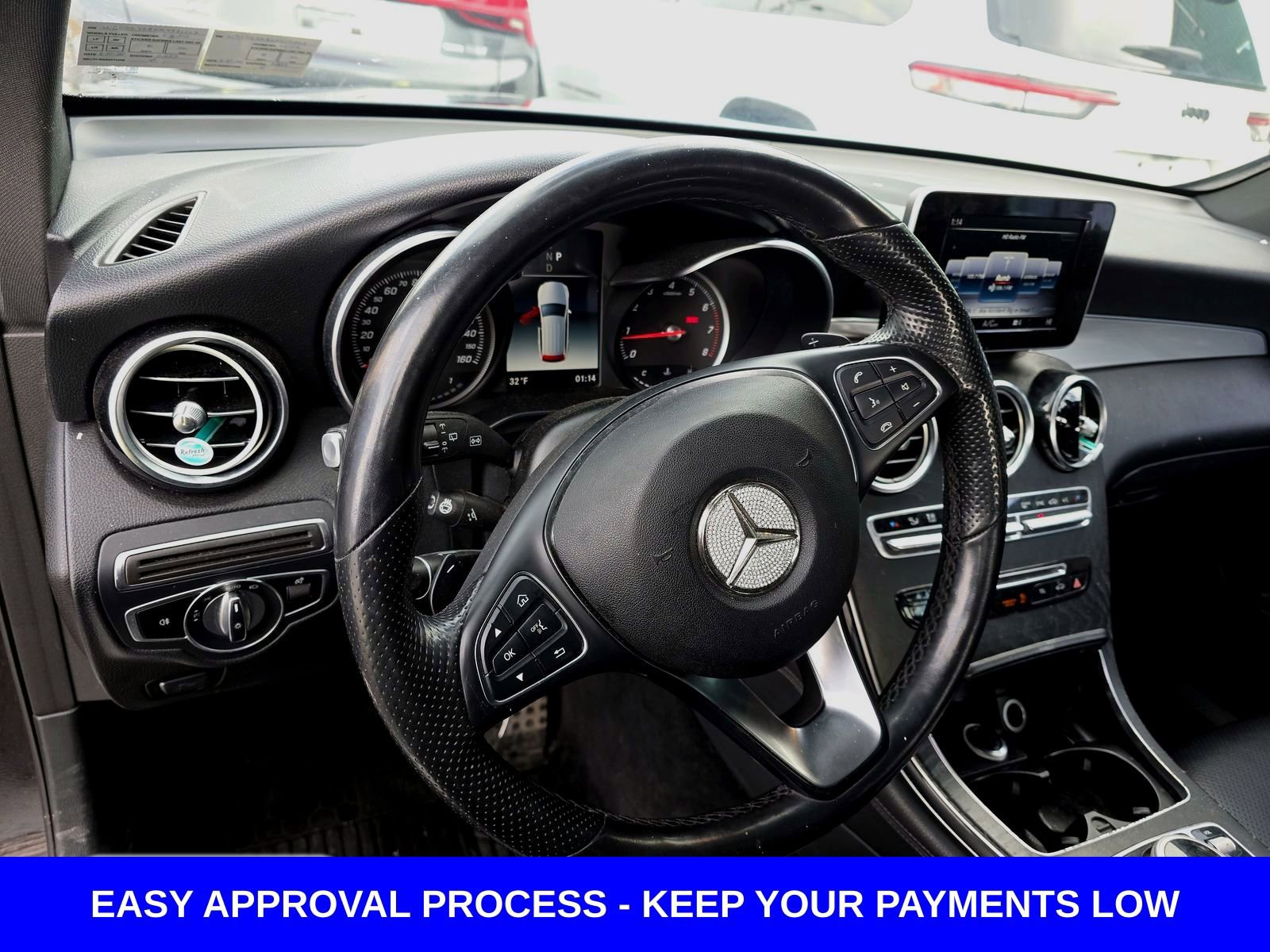 Used 2019 Mercedes-Benz GLC 300 4MATIC w/ AMG Line image 13
