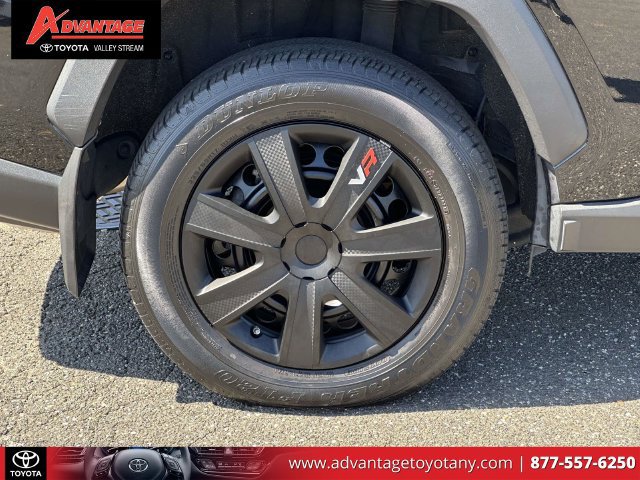 Used 2021 Toyota RAV4 LE AWD/4WD image 12