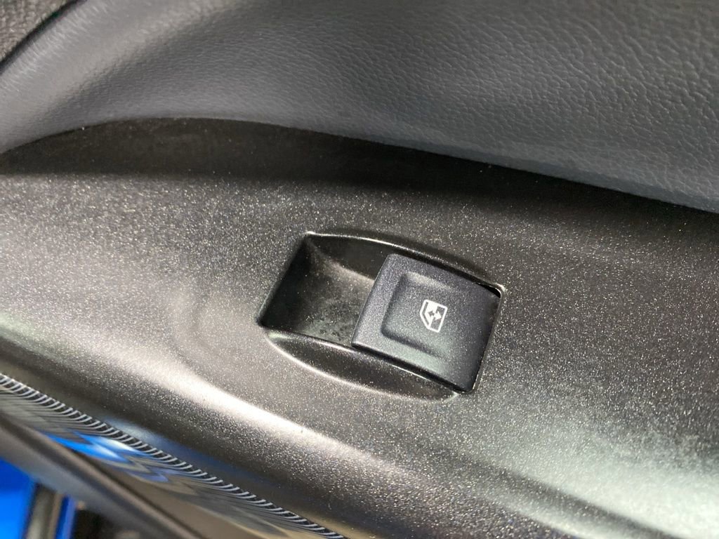 Used 2022 Chevrolet Colorado Z71 w/ Safety Package image 21