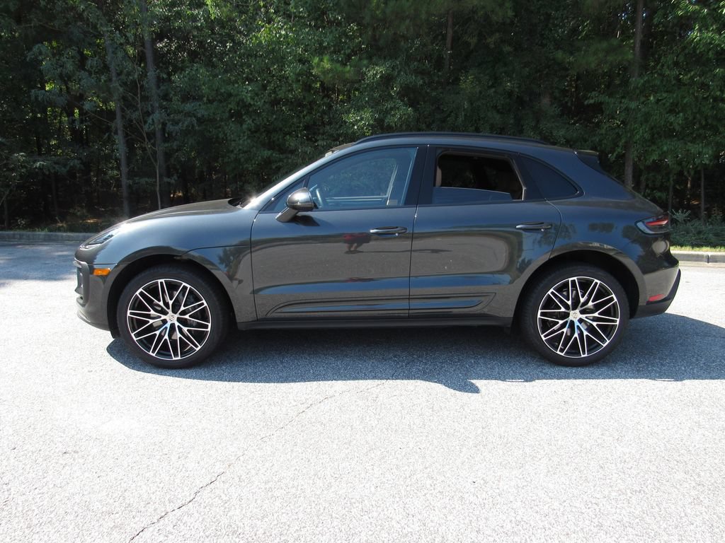 Certified 2026 Porsche Macan AWD/4WD image 2