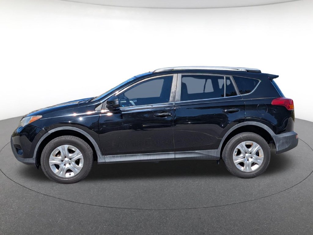 Used 2014 Toyota RAV4 LE FWD image 2