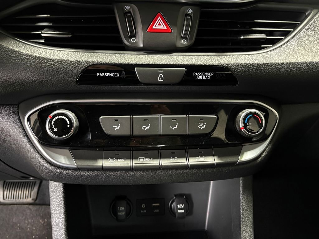 Used 2018 Hyundai Elantra GT FWD image 24