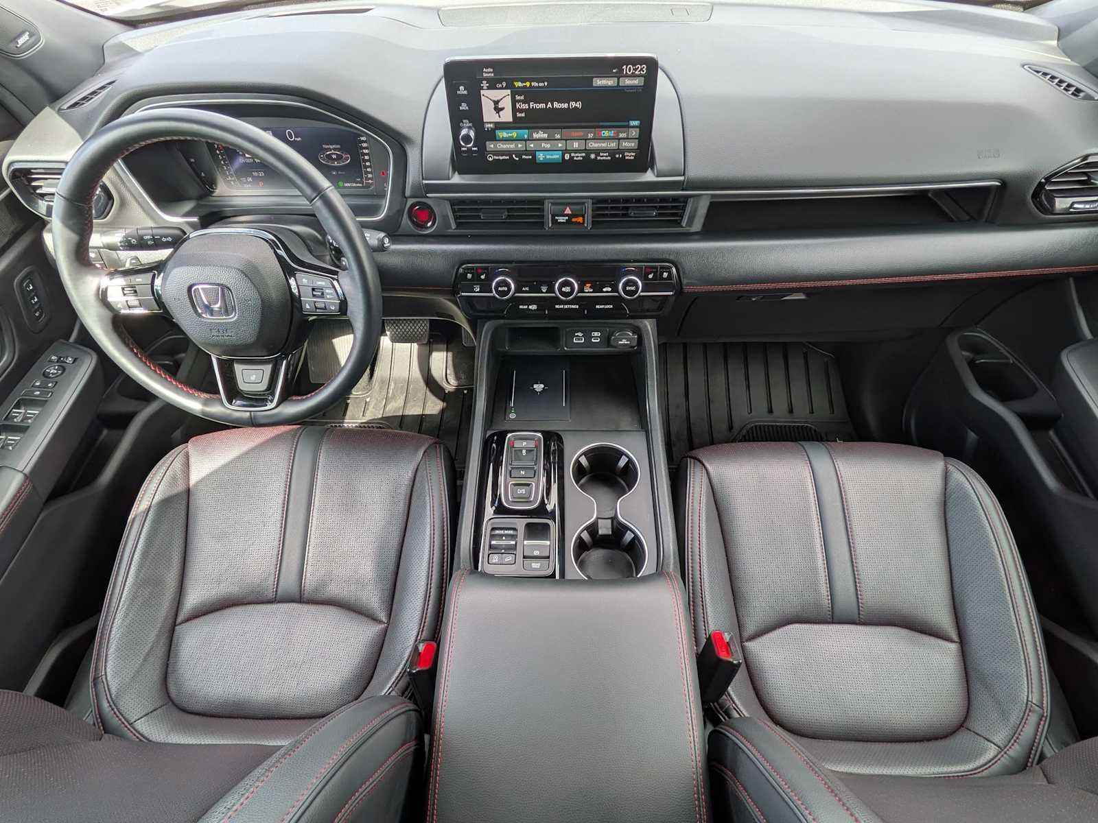Used 2025 Honda Pilot Black Edition image 22