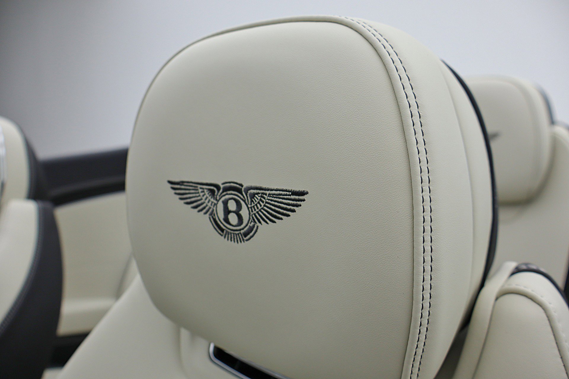 Certified 2021 Bentley Continental GT AWD/4WD image 38