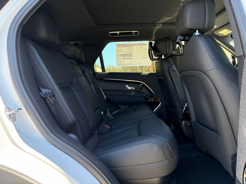 New 2025 Land Rover Range Rover Sport SE AWD/4WD image 17