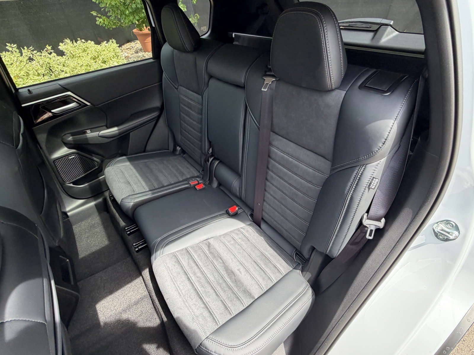 New 2026 Mitsubishi Outlander AWD image 19