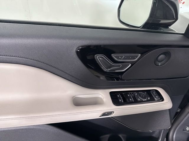 New 2026 Lincoln Aviator 2WD image 16
