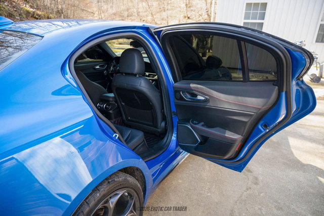 Used 2020 Alfa Romeo Giulia Quadrifoglio w/ Nero Edizione image 32