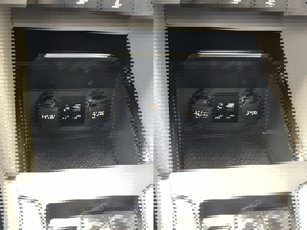 Used 2017 Hyundai Elantra SE image 17