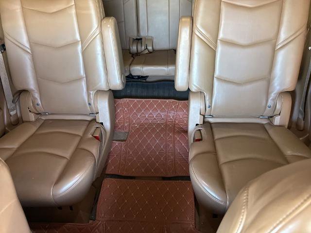 Used 2015 Cadillac Escalade Platinum image 12