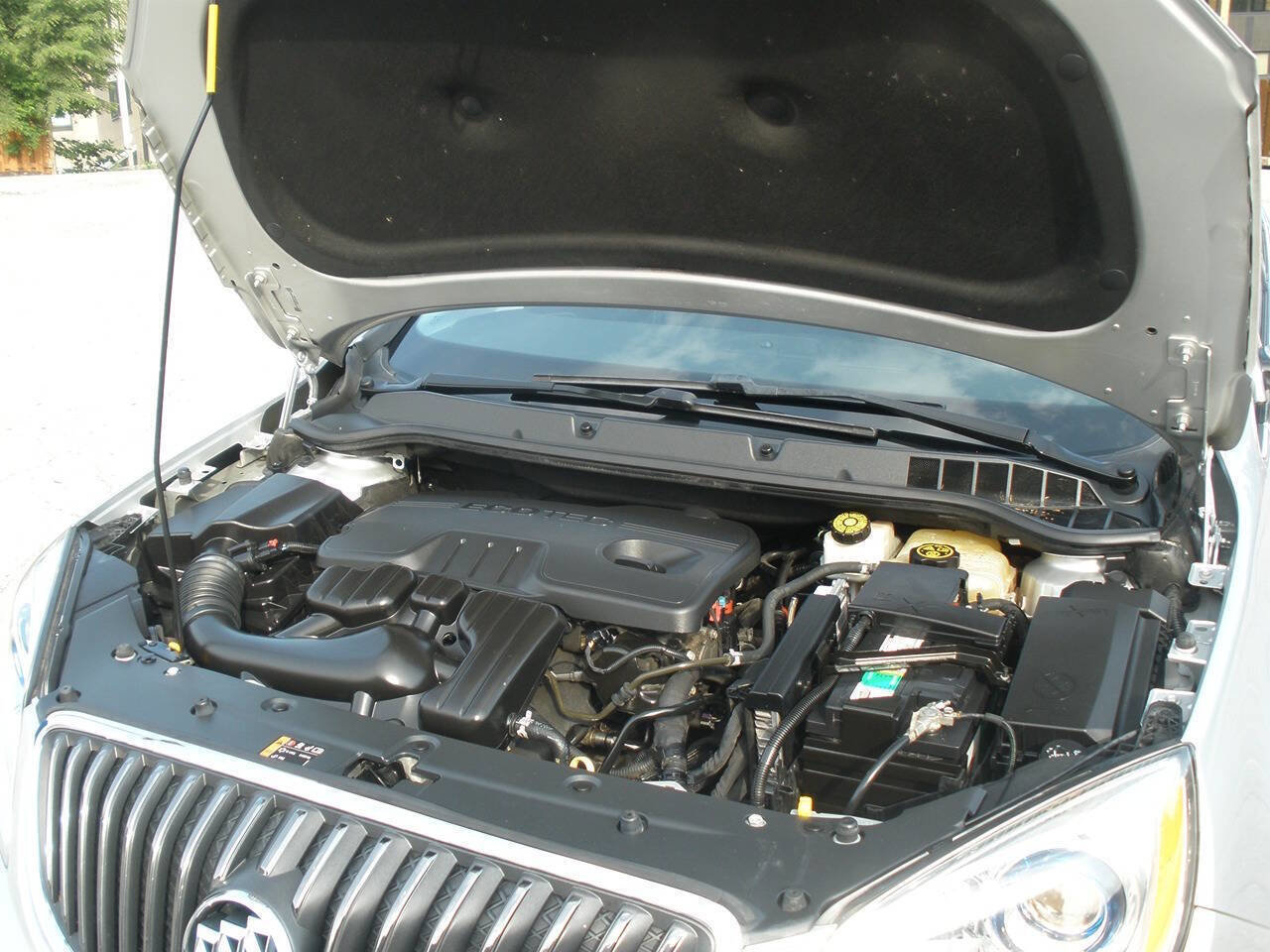 Used 2012 Buick Verano Leather FWD image 12