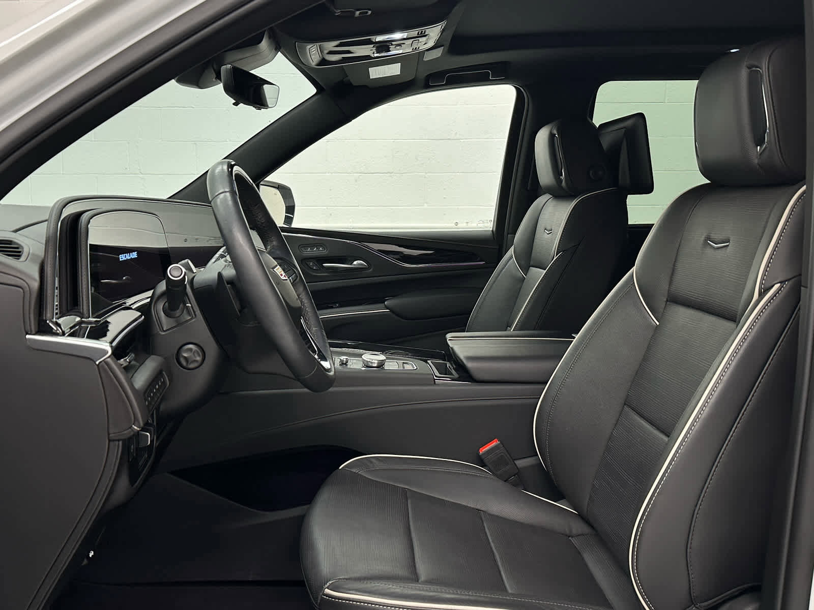 Used 2024 Cadillac Escalade Sport w/ LPO, ONYX Package AWD/4WD image 11