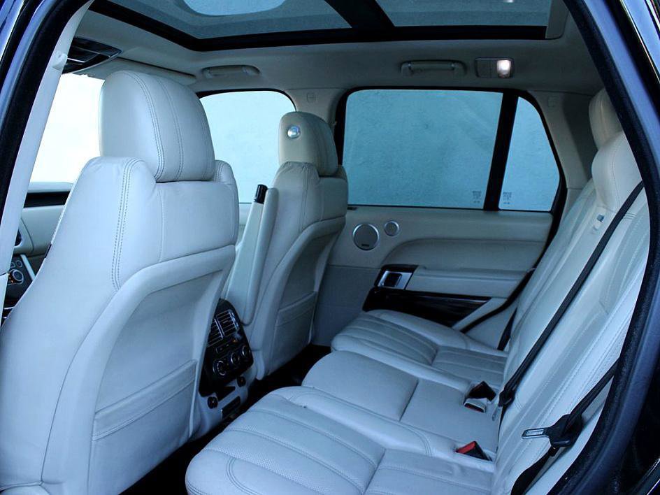 Used 2015 Land Rover Range Rover Supercharged image 11