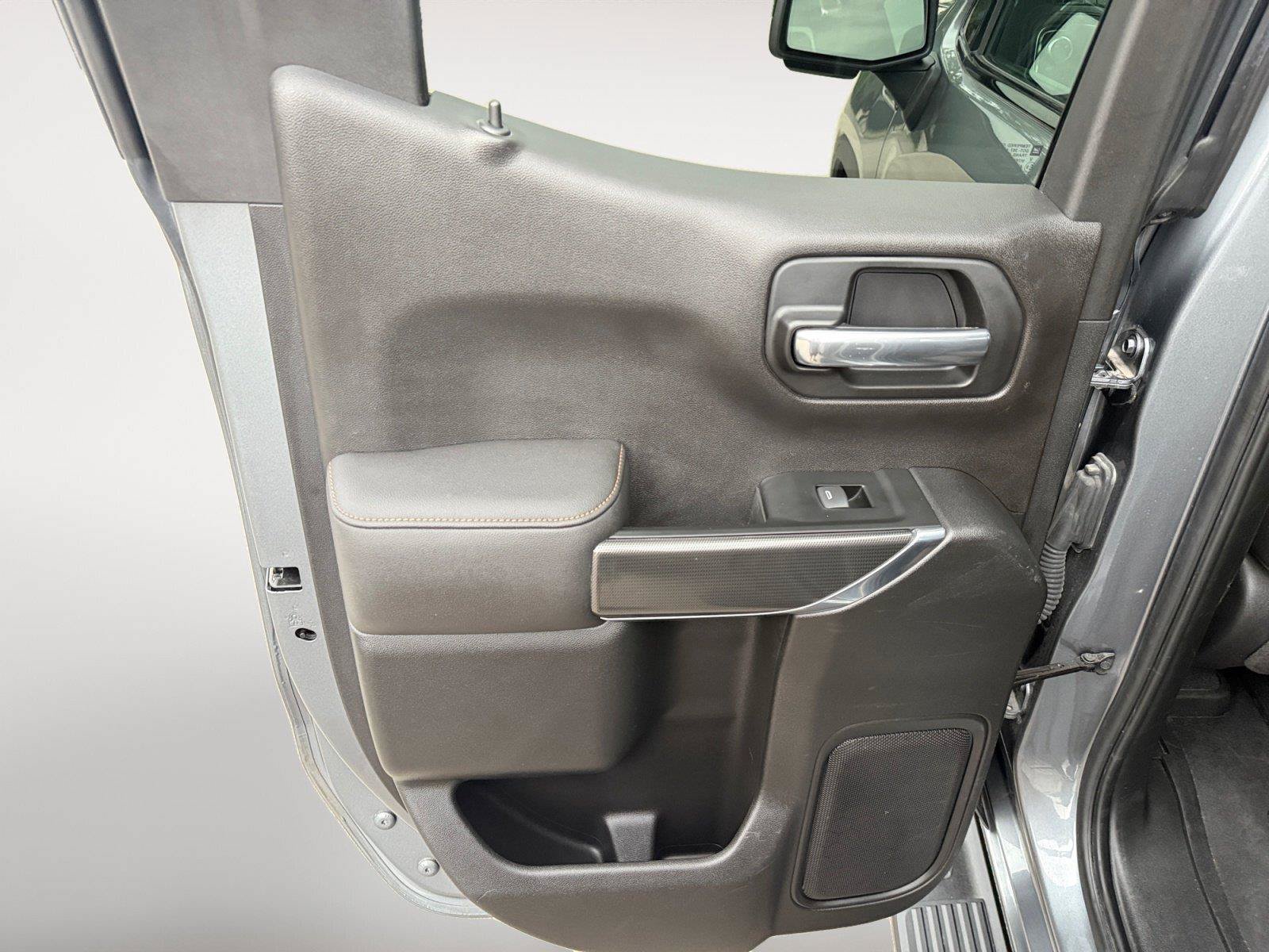 Used 2019 GMC Sierra 1500 AT4 w/ Driver Alert Package I AWD/4WD image 18