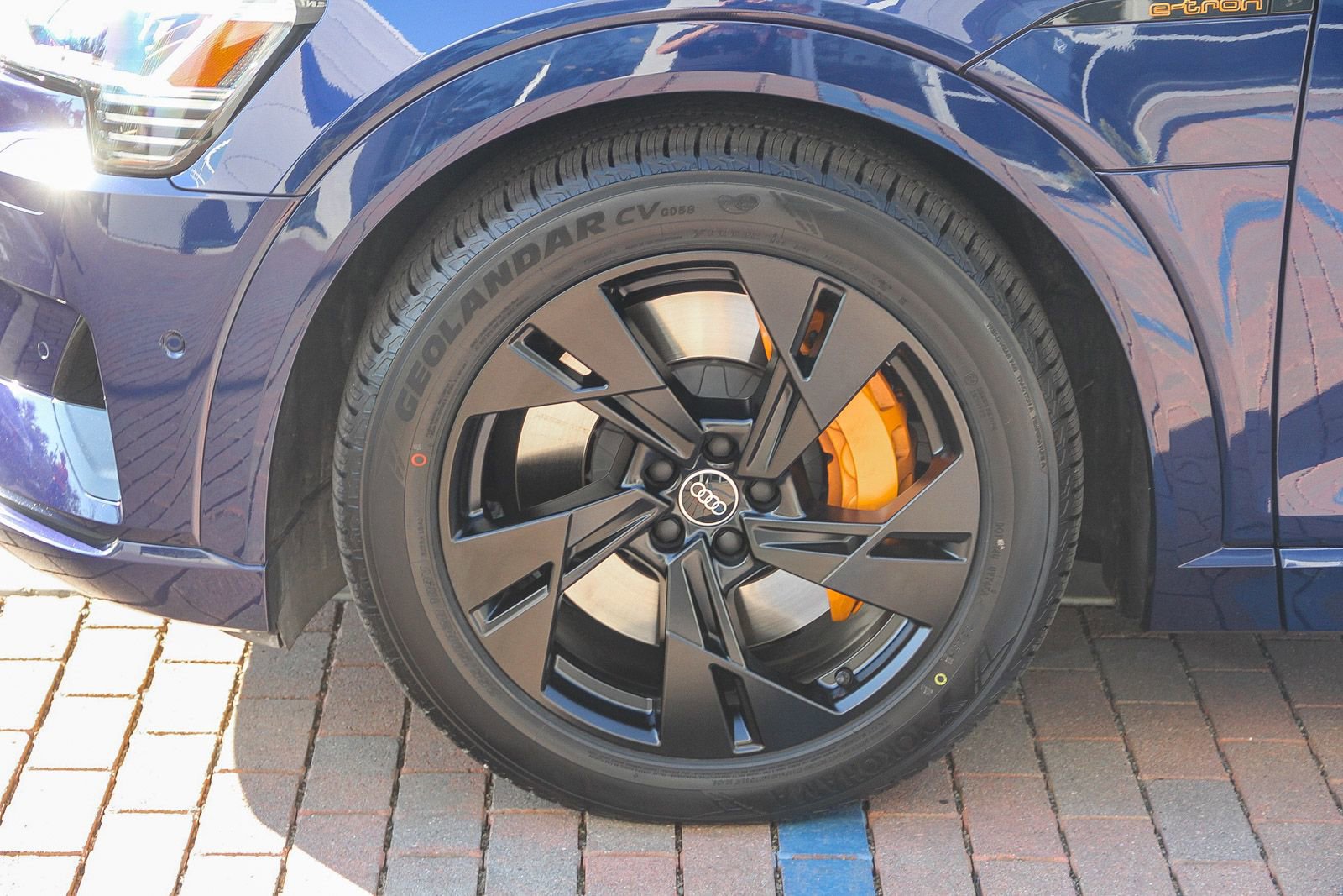 Certified 2022 Audi e-tron Premium w/ Convenience Plus Package image 5