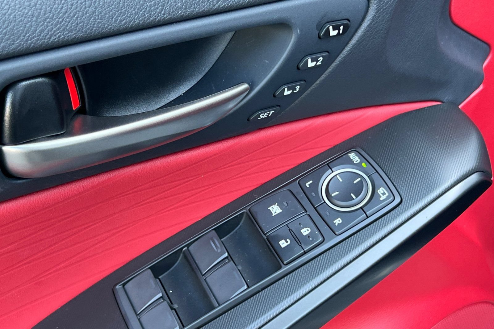 Used 2025 Lexus IS 350 F Sport RWD image 12