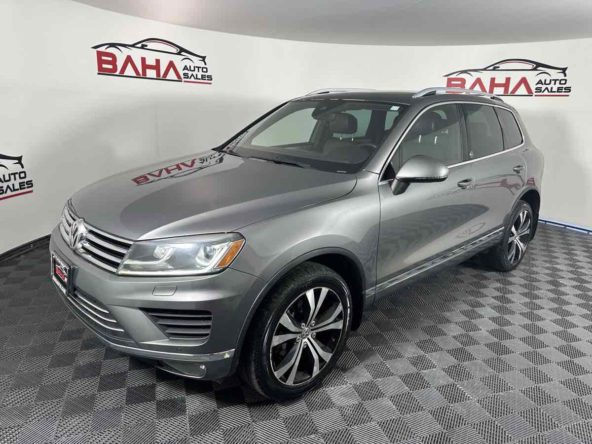 Used 2017 Volkswagen Touareg Wolfsburg Edition image 3
