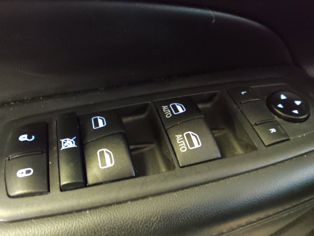 Used 2020 Jeep Grand Cherokee Laredo RWD image 27