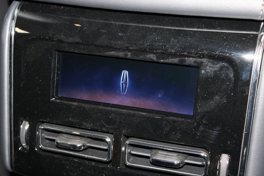 New 2026 Lincoln Aviator 2WD w/ Jet Appearance Package image 32