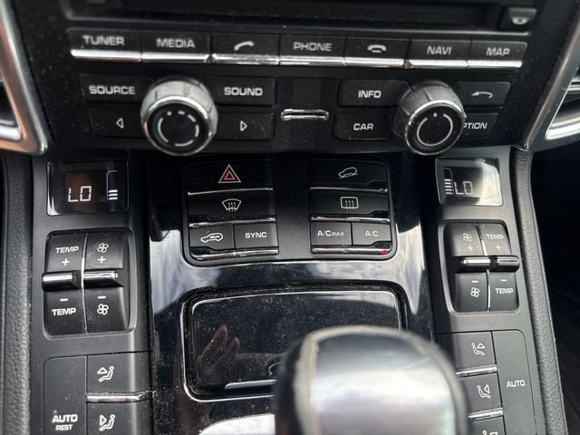 Used 2015 Porsche Cayenne Diesel AWD/4WD image 21