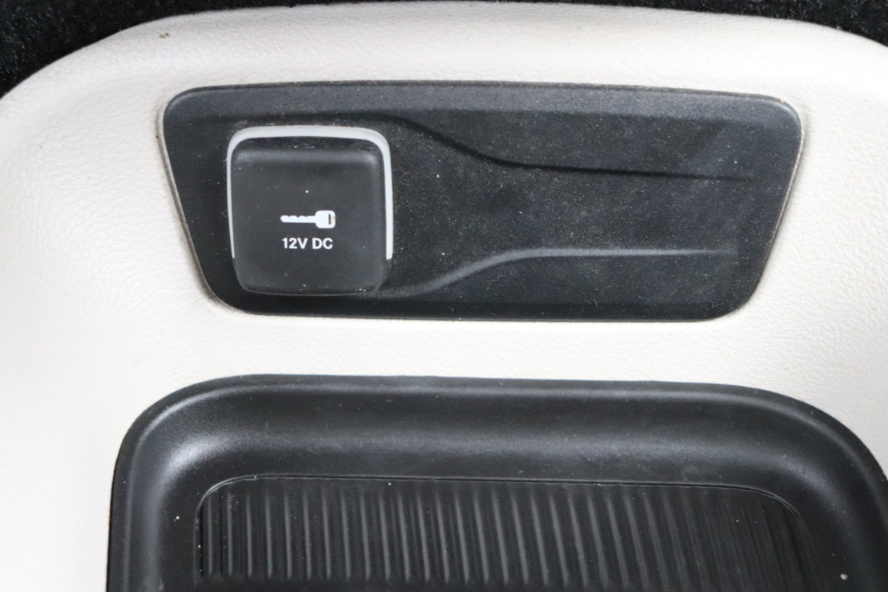 Used 2024 Chrysler Pacifica Limited image 46