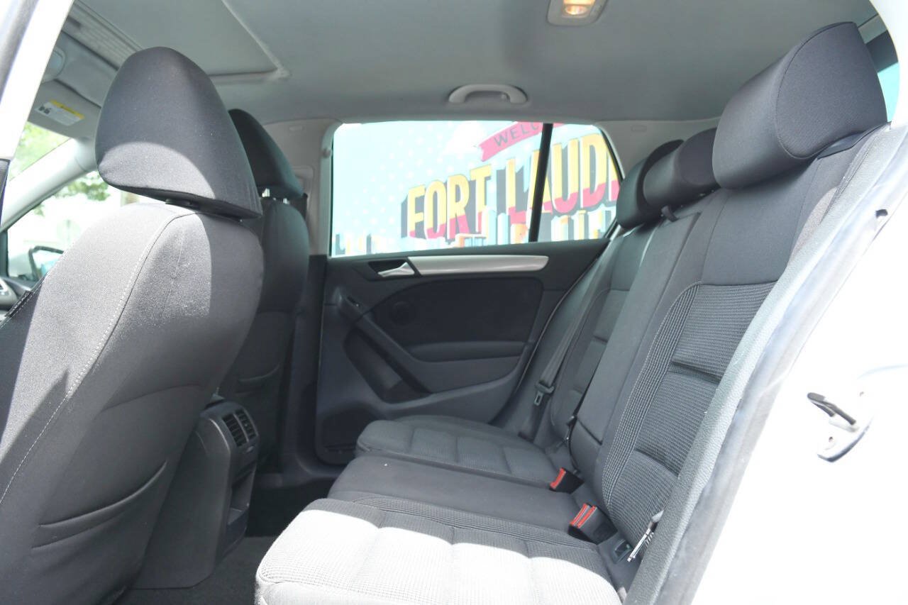 Used 2011 Volkswagen Golf TDI FWD image 18