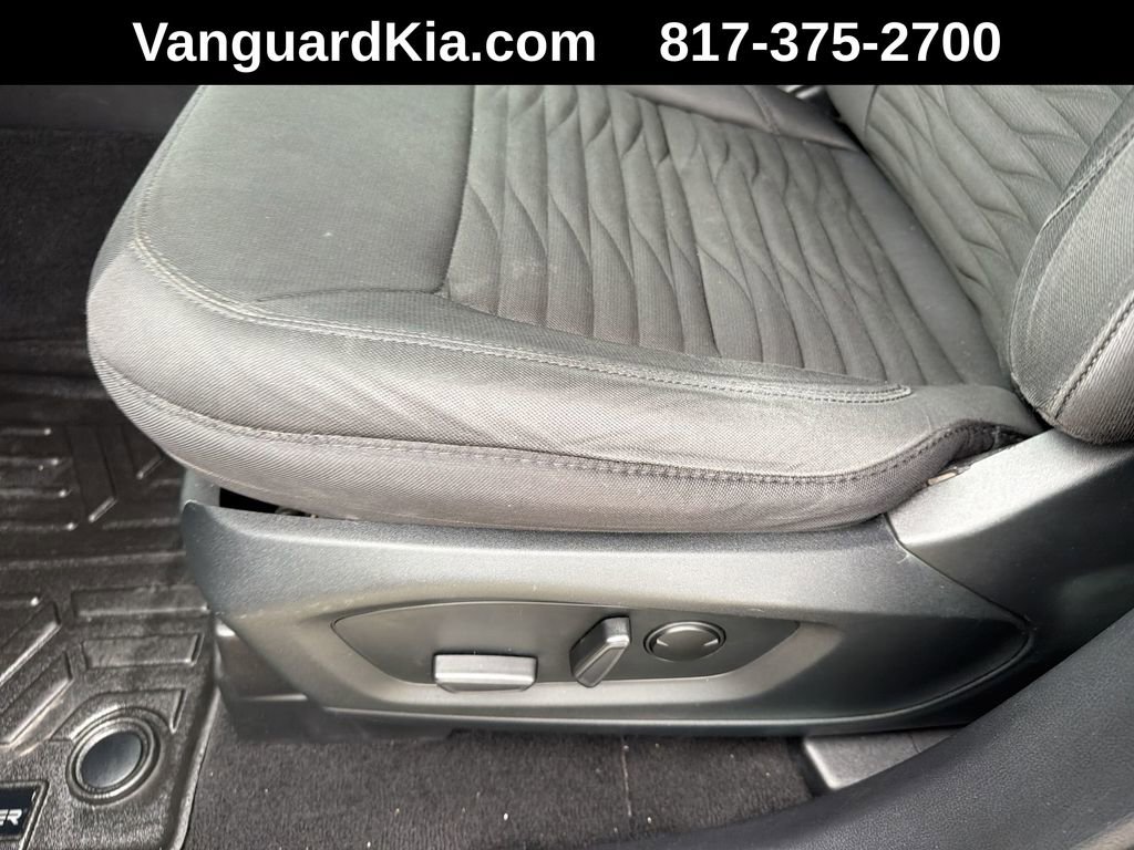 Used 2020 Ford Explorer XLT image 16