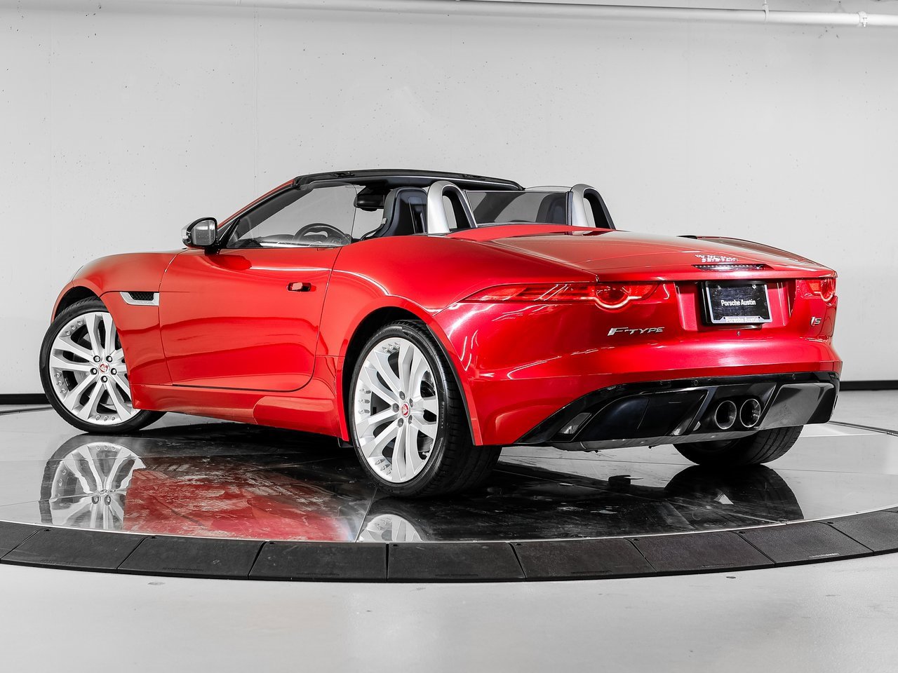 Used 2017 Jaguar F-TYPE S image 3