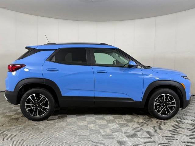 Used 2024 Chevrolet TrailBlazer LT w/ LT Cold Weather Package FWD image 7