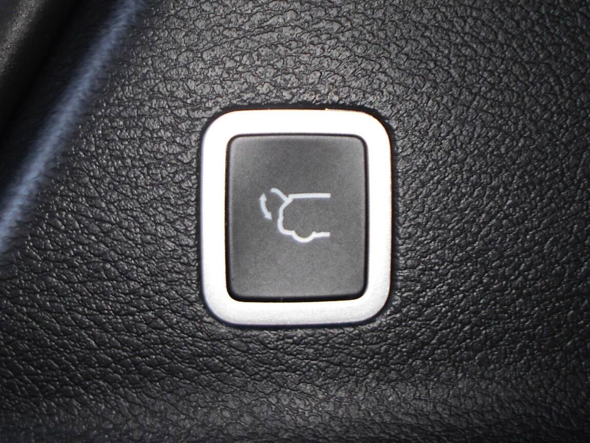 New 2026 Chrysler Pacifica Select FWD image 23