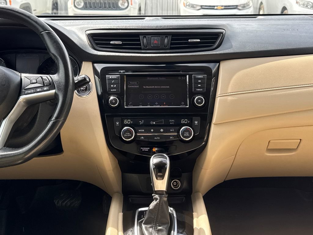 Used 2020 Nissan Rogue SV AWD/4WD image 18