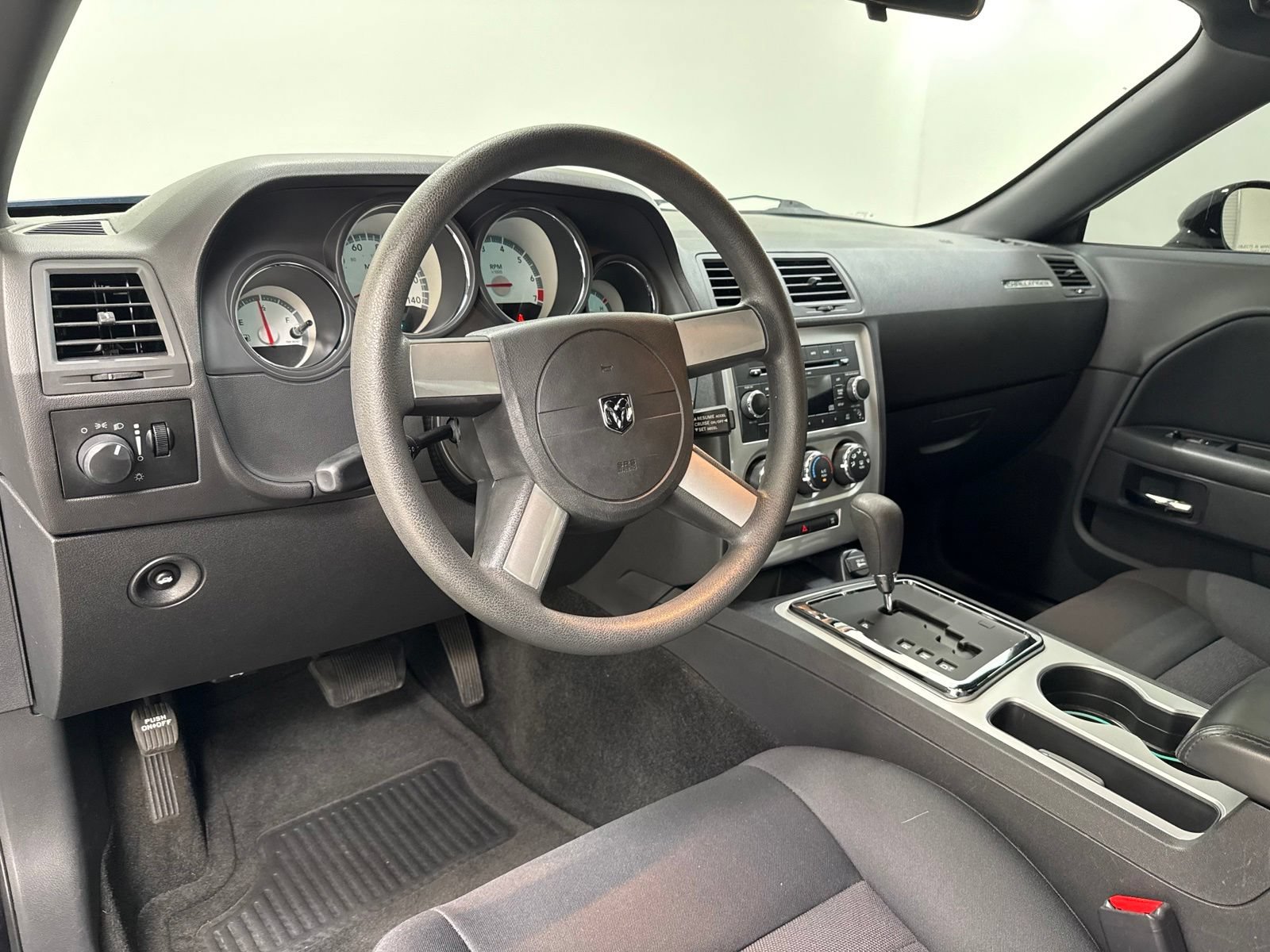 Used 2010 Dodge Challenger SE RWD image 12