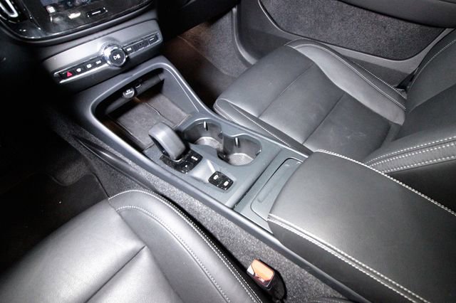 Certified 2025 Volvo XC40 B5 Plus w/ Protection Package Premier AWD/4WD image 8