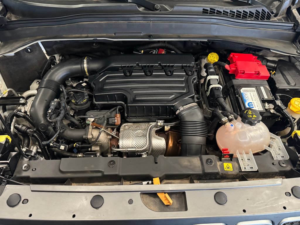 Used 2022 Jeep Renegade Limited AWD/4WD image 23