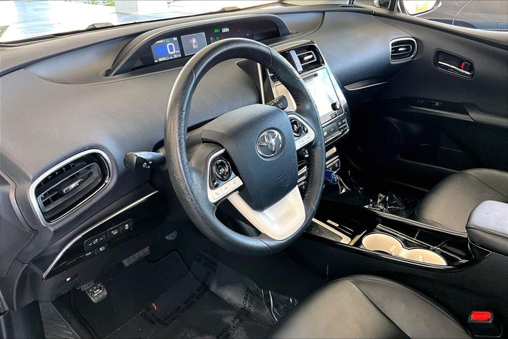 Used 2016 Toyota Prius Four w/ Advanced Technology Package FWD image 17