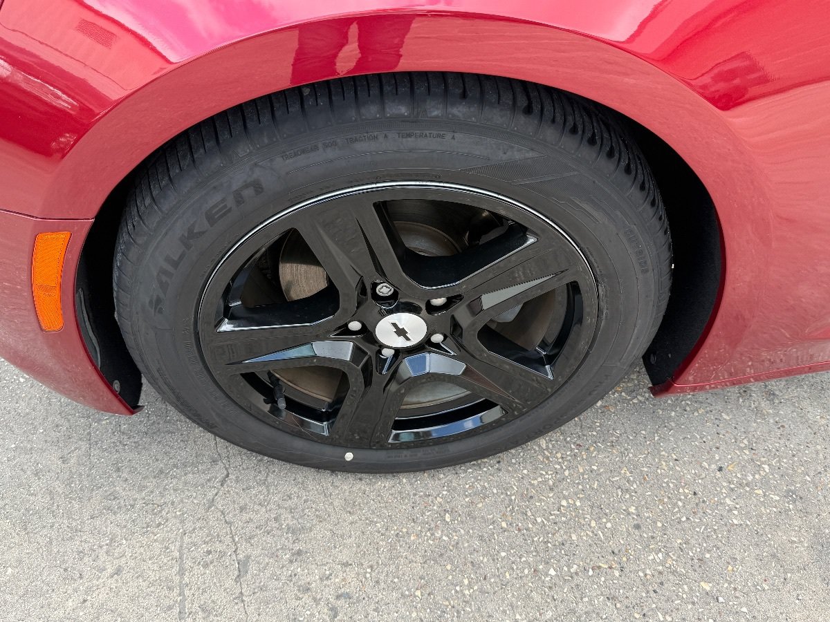 Used 2020 Chevrolet Camaro LT RWD image 9