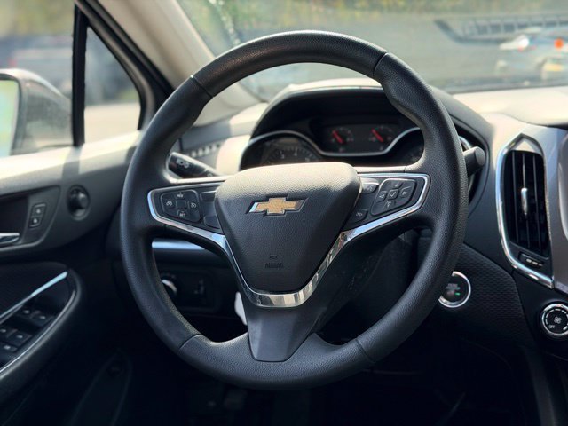 Used 2017 Chevrolet Cruze LT w/ LT Convenience Package FWD image 21